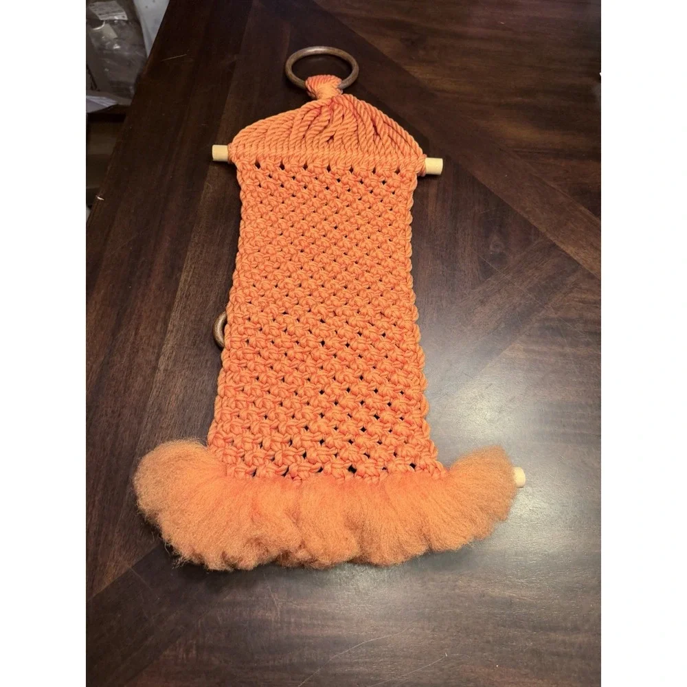 N/A vintage macrame